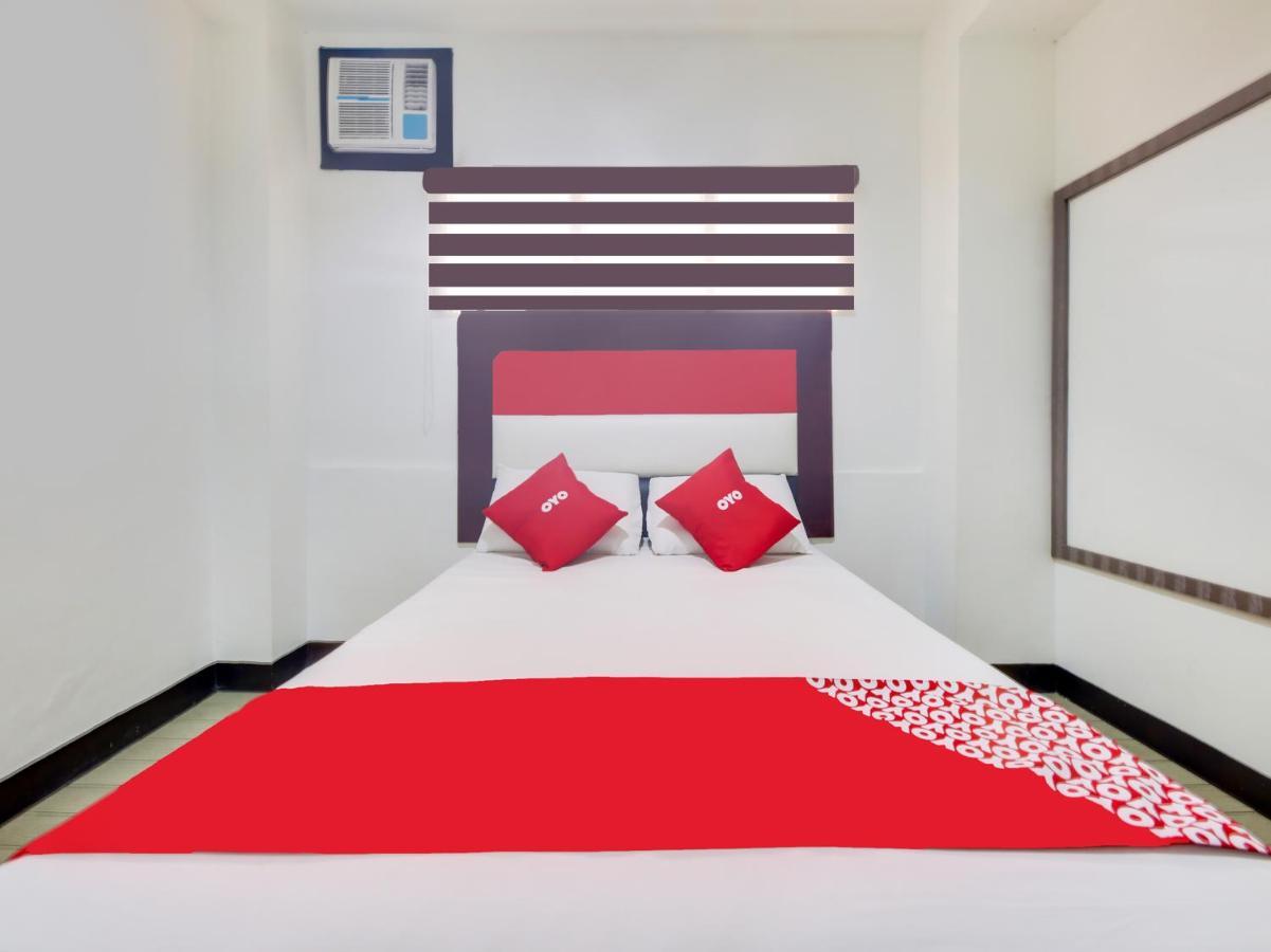 Oyo 895 Golden Majestic Pension Inn 마닐라 외부 사진