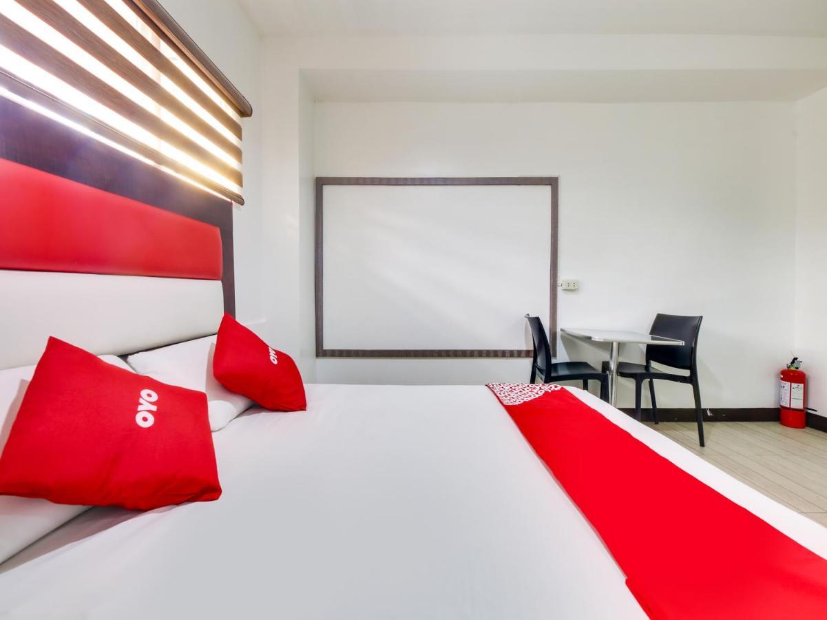 Oyo 895 Golden Majestic Pension Inn 마닐라 외부 사진
