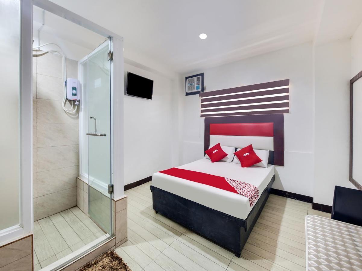 Oyo 895 Golden Majestic Pension Inn 마닐라 외부 사진